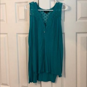 Beautiful teal lacy design high low tank